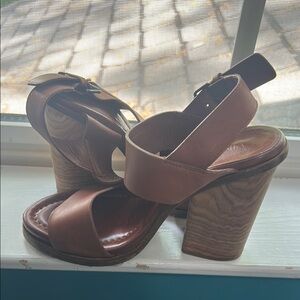 Vince block heels/ Brown Leather Women's Sandals/ 7